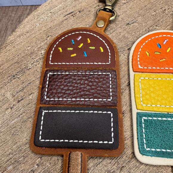 PORTLAND Leather POPSICLE Charms Set of 2 Sugar Snap Grizzly NEW FAST SHIP - Picture 5 of 6
